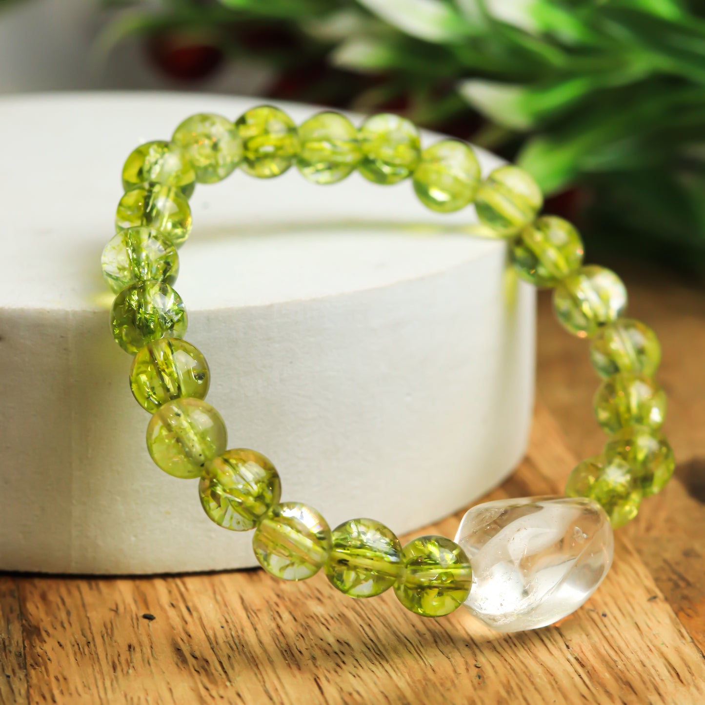 Master Healer , Dispels Negativity , Dispels Fear , Aids In Healing From Past Trauma , High Vibration , Heart Chakra Healer Intention Bracelet (Peridot Crystal,Clear Quartz Crystal)